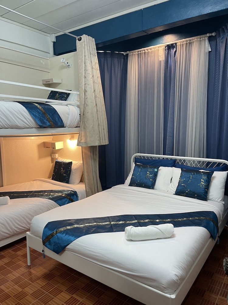 Superior Room 4 Pax With An Attached Shower Room & Private External Bathroom photo 3