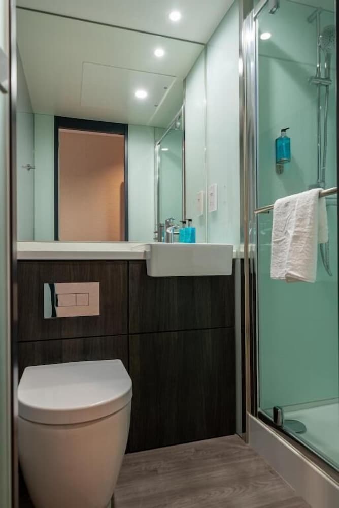 easyHotel Dublin City Centre — photo 14