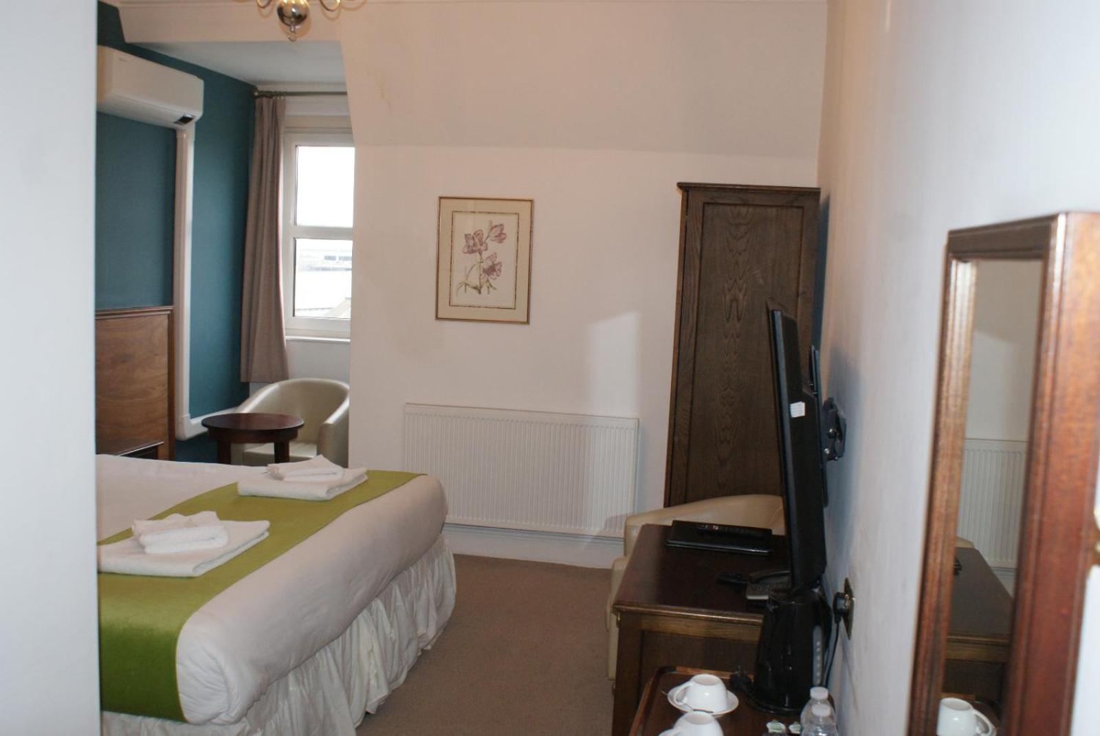 Deluxe Double or Twin Room - Photo 3