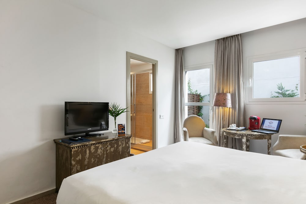 Superior Double Room Single Use - Photo 3