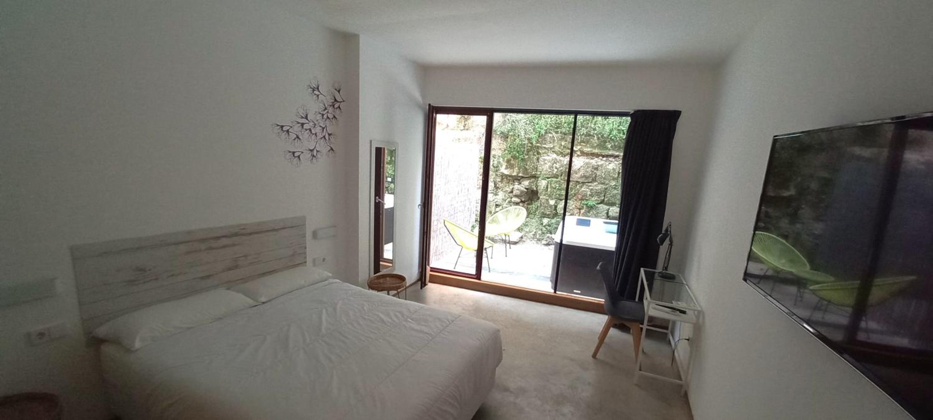 Double Room with Spa Bath photo 3