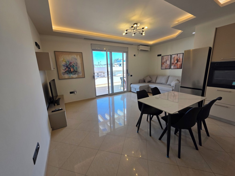 Family Apartment, Partial Sea View
