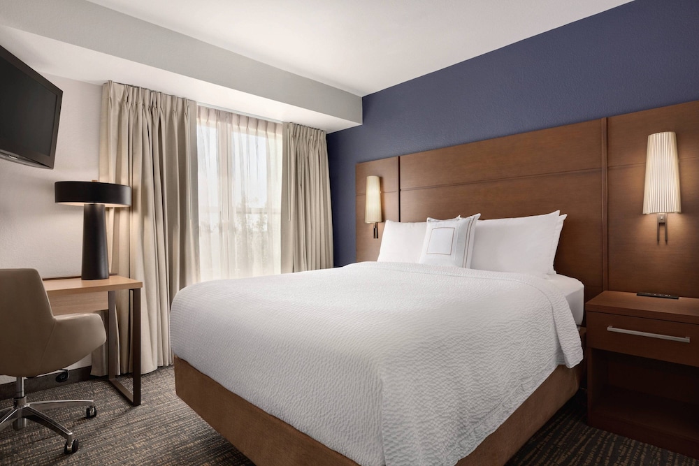 Suite, 1 Bedroom photo 2