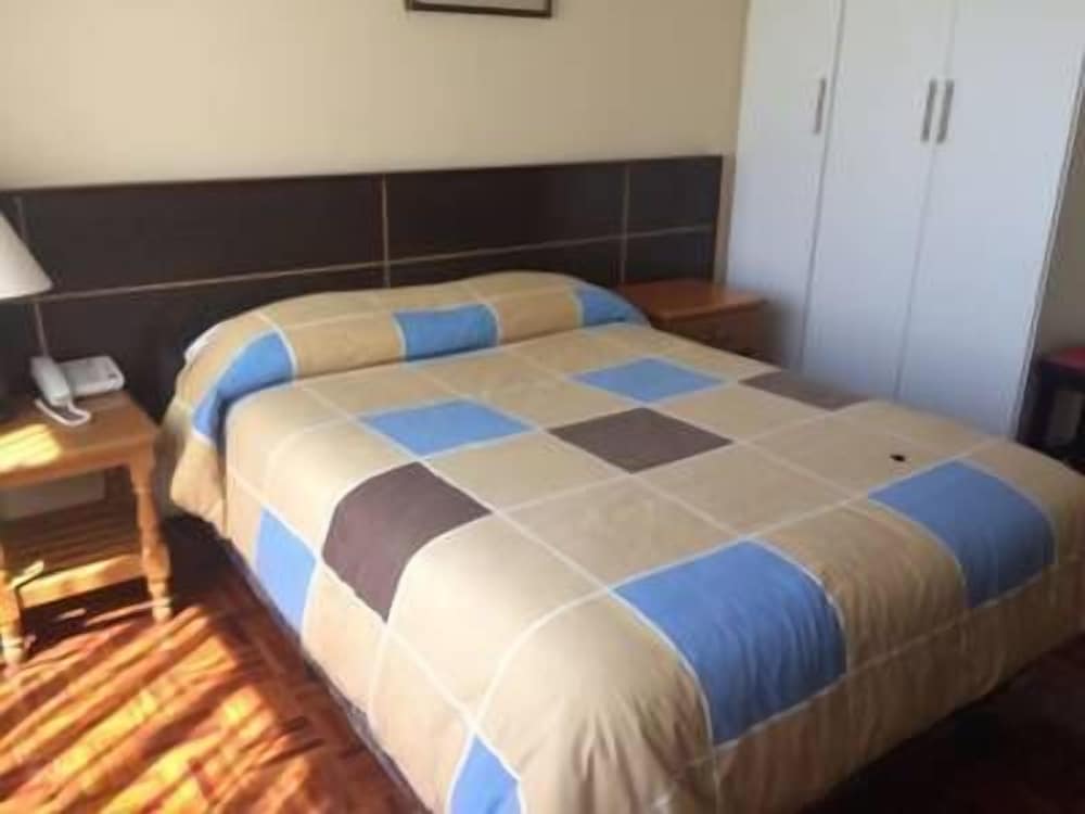Double Room, 1 Queen Bed