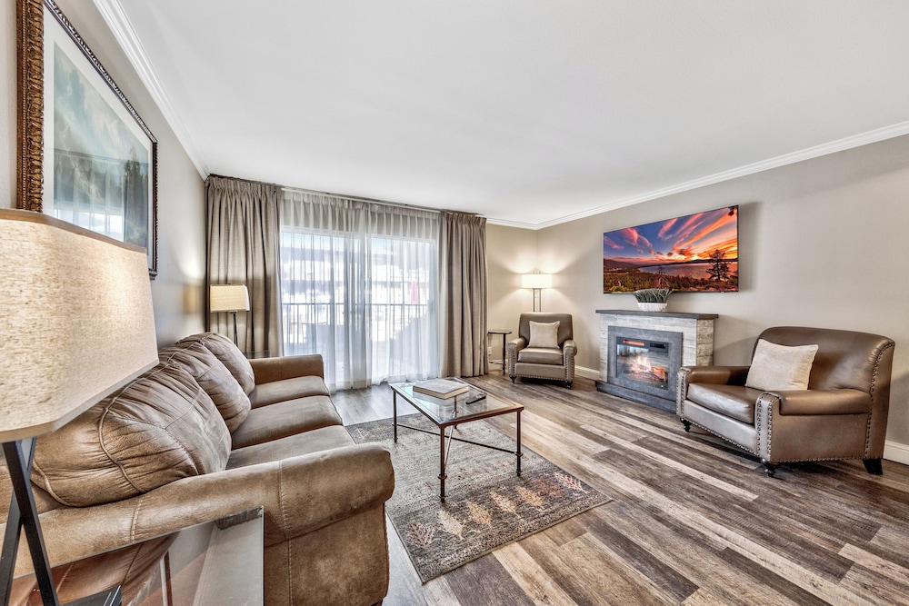 Deluxe Suite, 2 Bedrooms, Poolside - Photo 8
