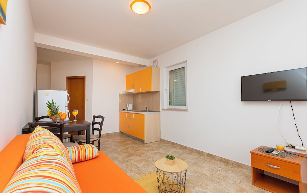 Apartment (A1) photo 2