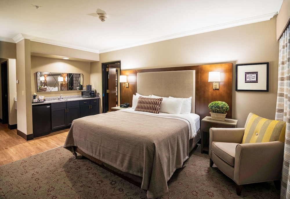 Suite, 2 Bedrooms, Non Smoking photo 3