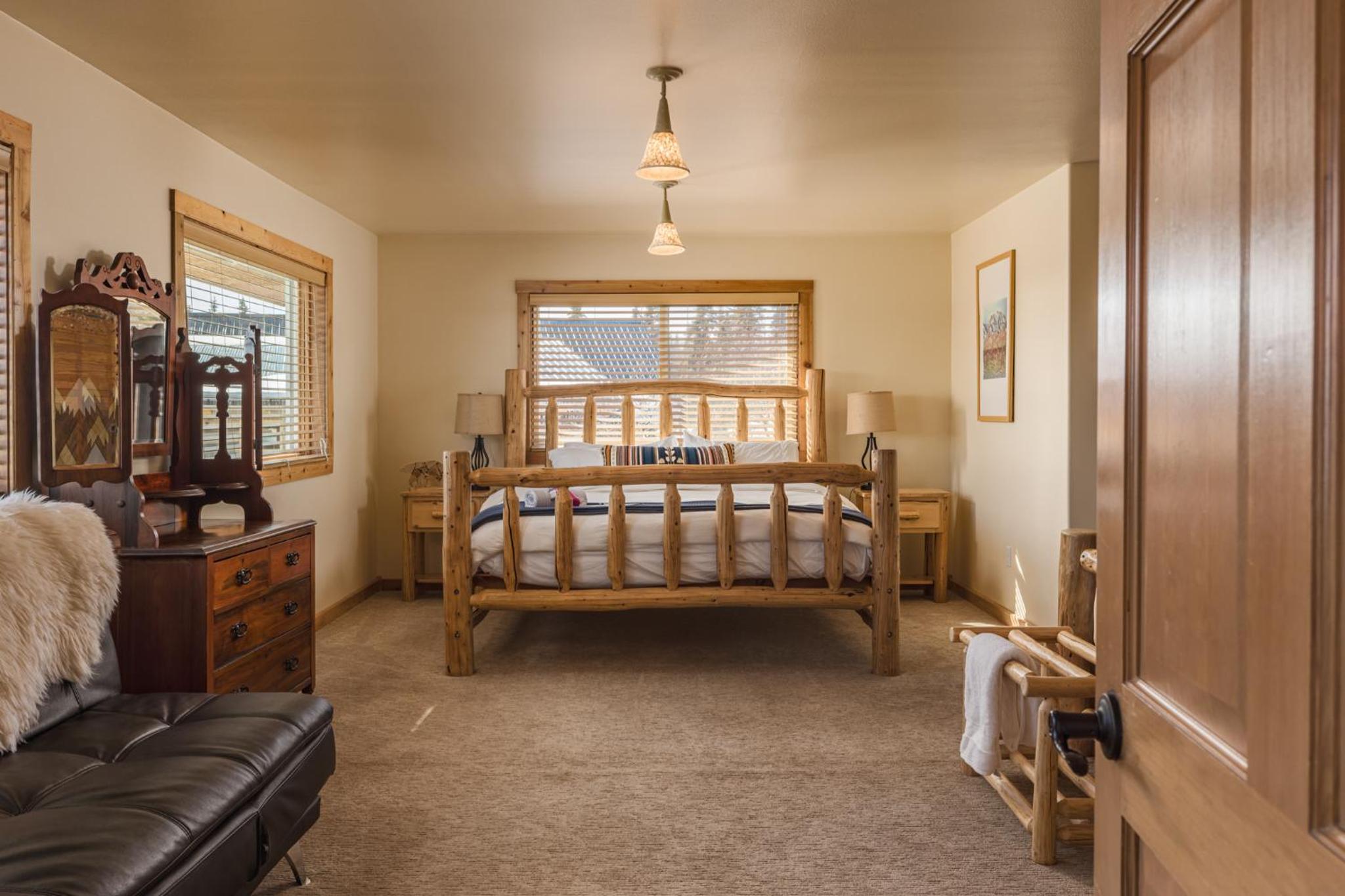 Grand Lodge Master Suite