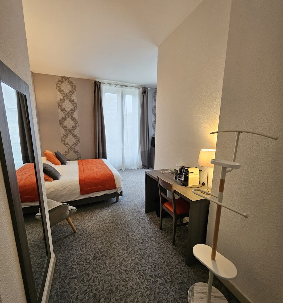 Executive Room - Photo 6