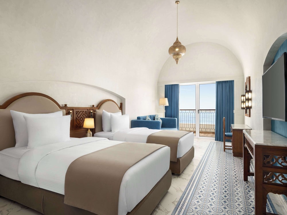 Deluxe Twin Room, 2 Twin Beds, Sea View photo 1