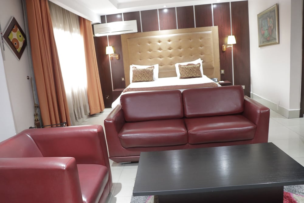 Executive Room - Photo 5