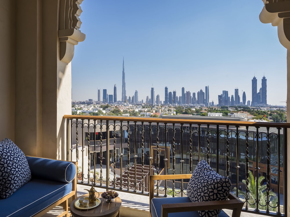 Premium Room, 1 King Bed (Dubai Skyline) - Photo 3