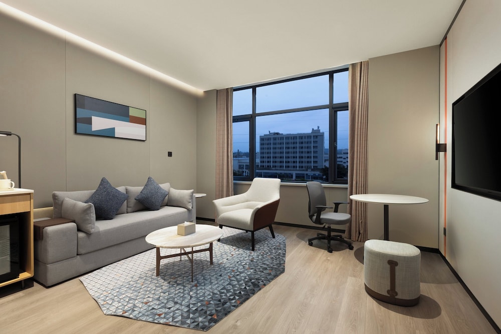 1 King Suite