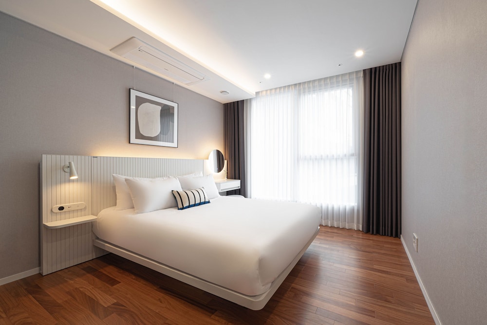 Premier Suite W - Photo 5