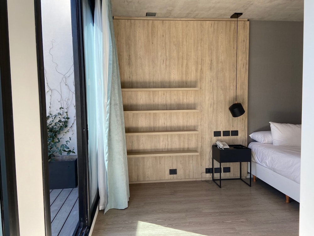 Design Studio Suite, Terrace thumbnail 6