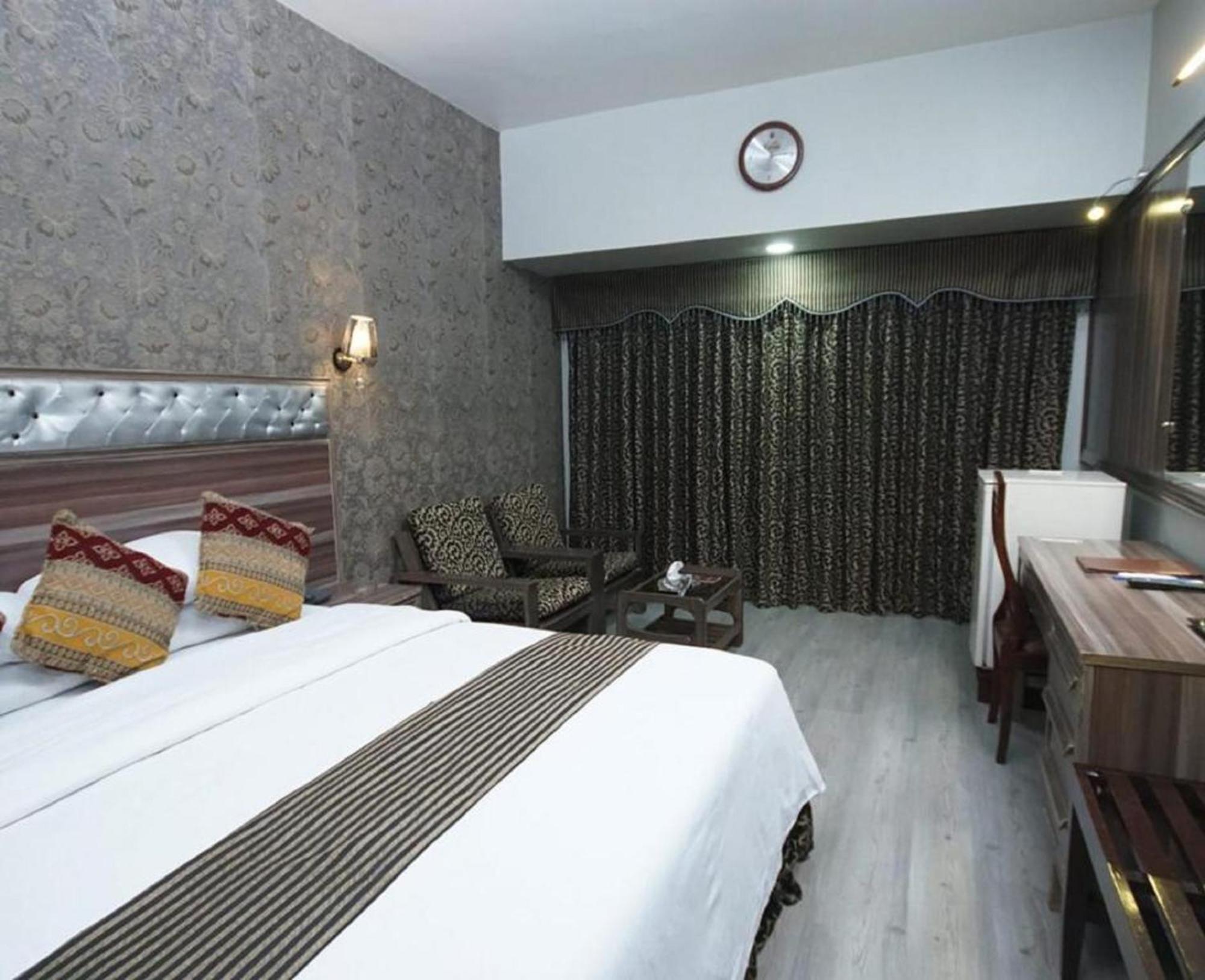 Standard Double Room - Photo 3
