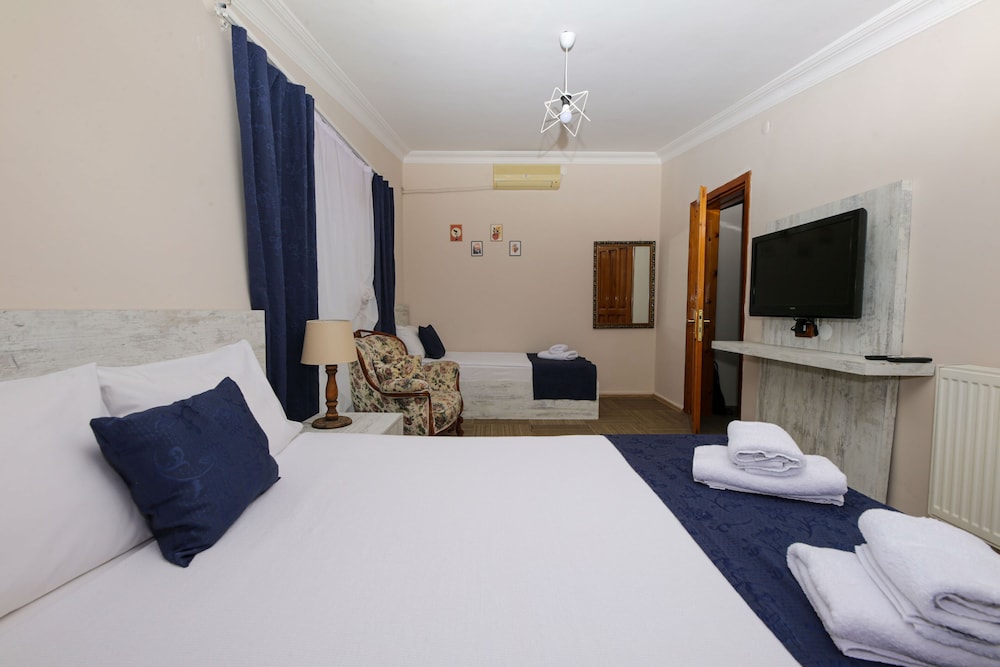 Deluxe Penthouse, Multiple Beds, Smoking, Sea View