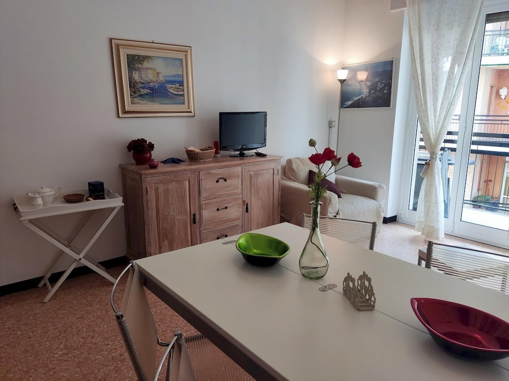 Apartment photo 2
