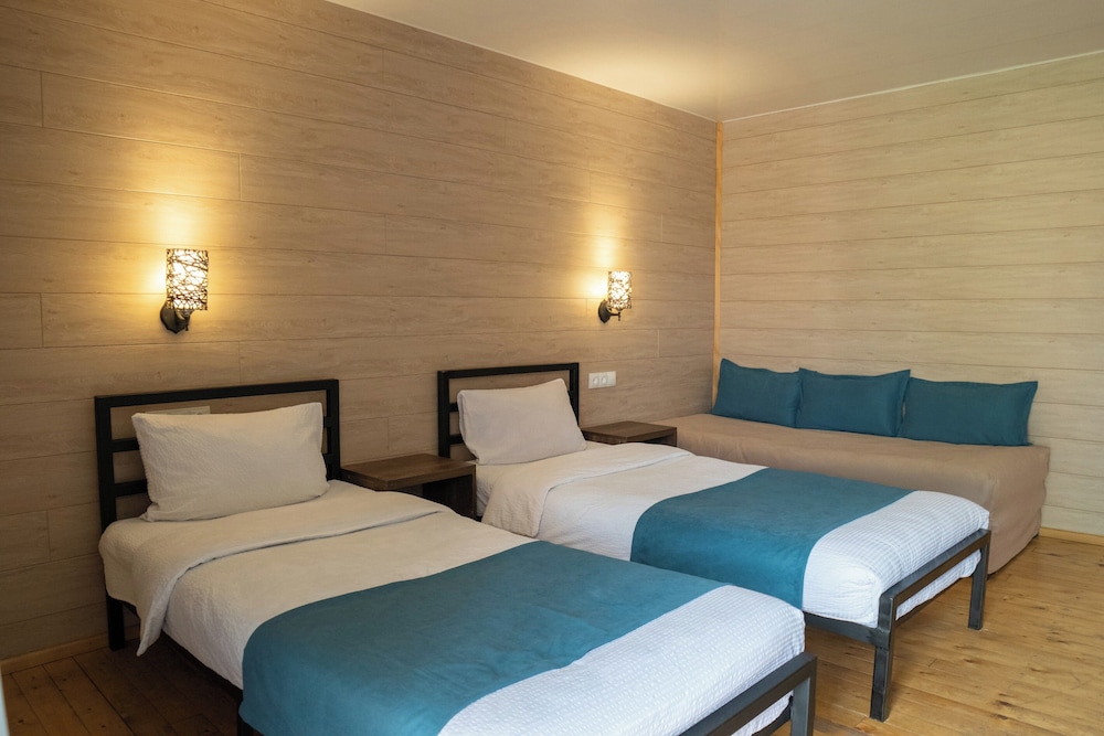 Standard Triple Room, Mountain View