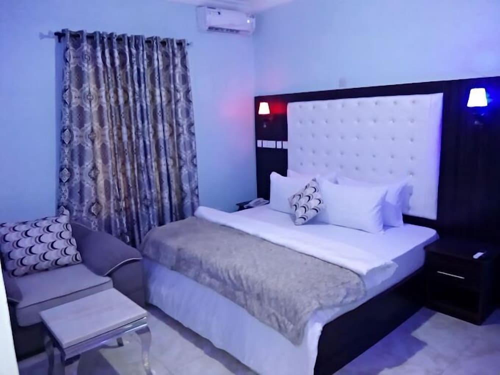 Deluxe Room, Balcony, City View photo 3