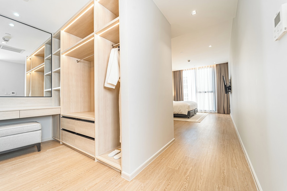 Family Room, 2 Bedrooms