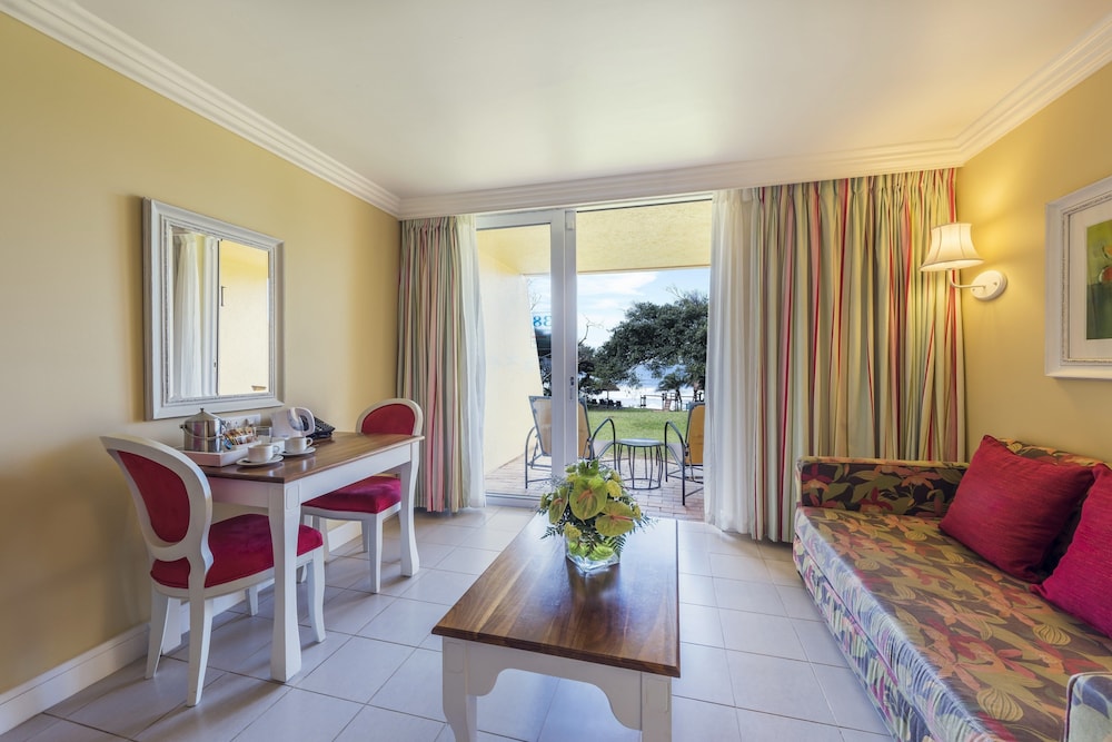 Sea Facing Luxury Family Room photo 2