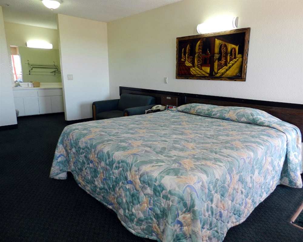 Junior Suite (Non-Smoking) photo 3