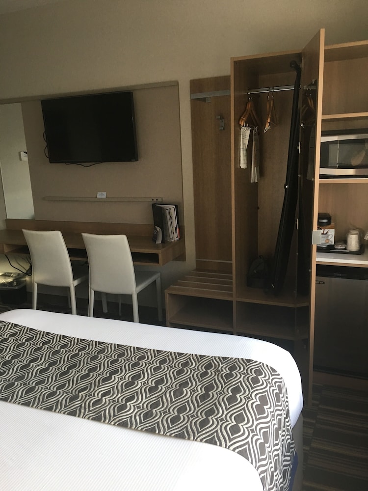 Room, 2 Queen Beds, Non Smoking photo 2