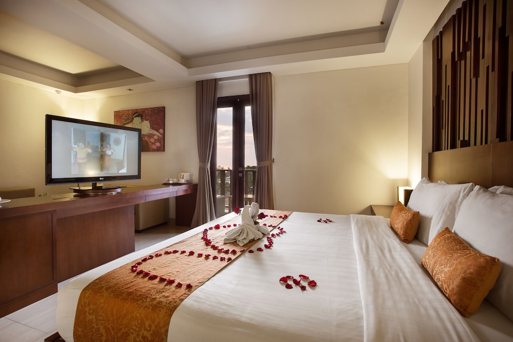 Honeymoon Suite - Photo 4