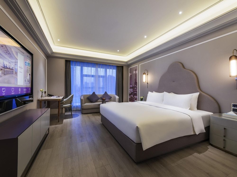 Deluxe Room, 1 King Bed