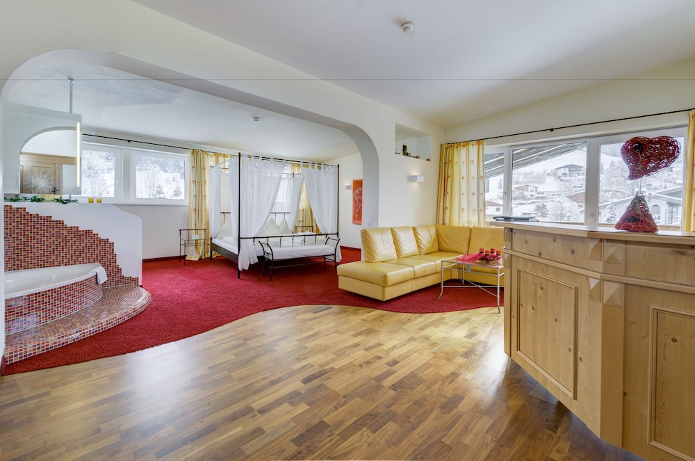 Romantic Suite, Mountain View photo 3