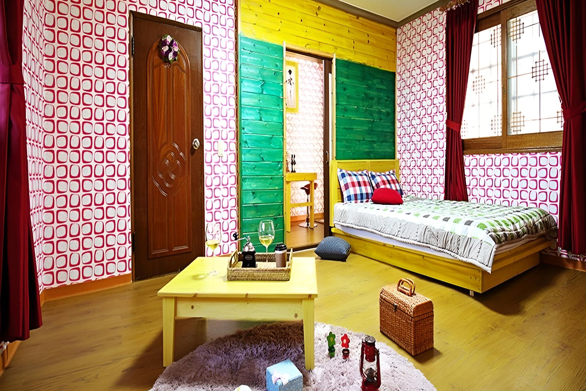 Room (Separate House No 101) photo 1
