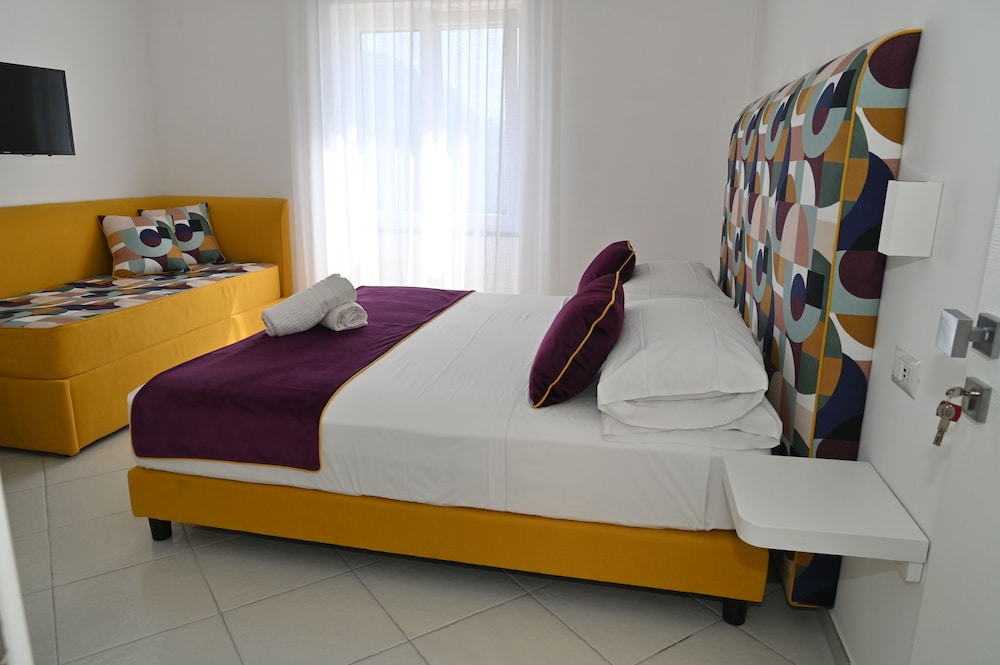 Signature Triple Room photo 3