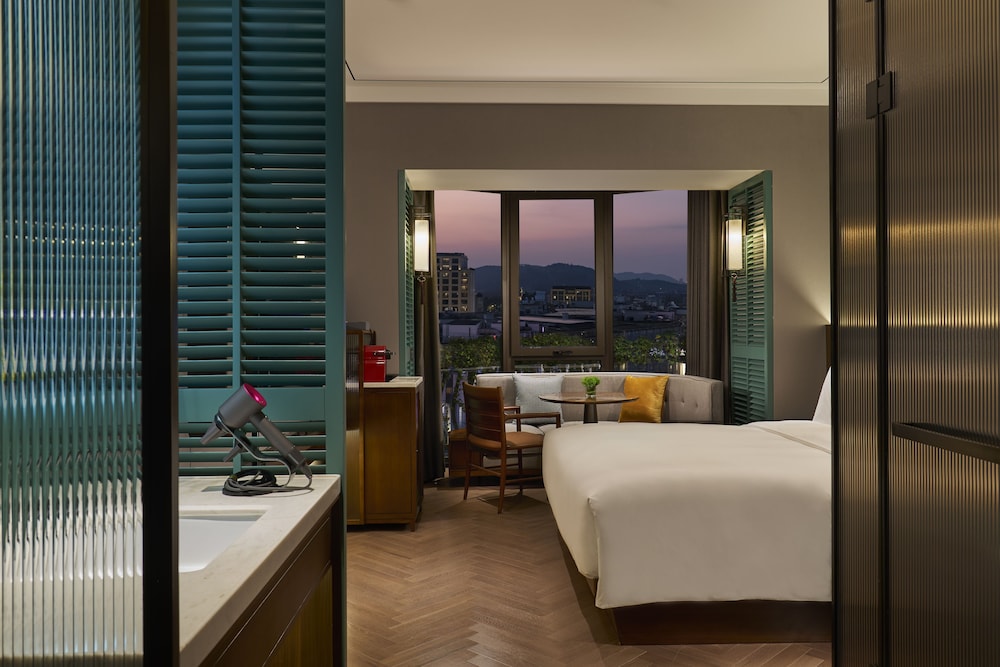 Executive Room photo 1