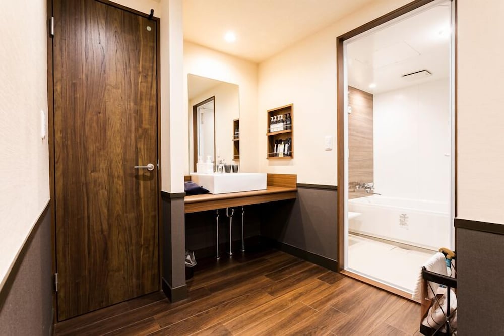 Superior Twin Room, Non Smoking - Photo 3