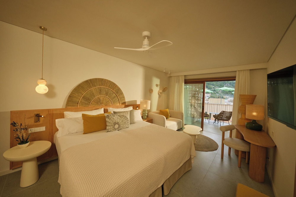 Deluxe Double Room, Balcony, Mountain View