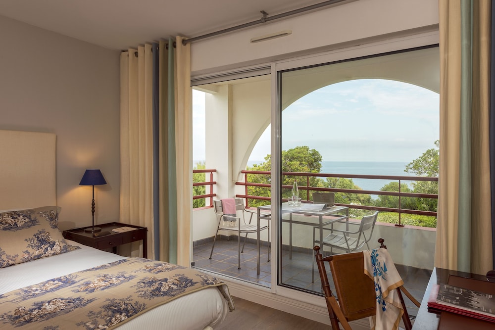 Privilege Room, partial Ocean View