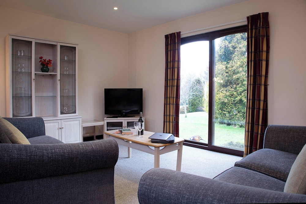 Cottage - Photo 1