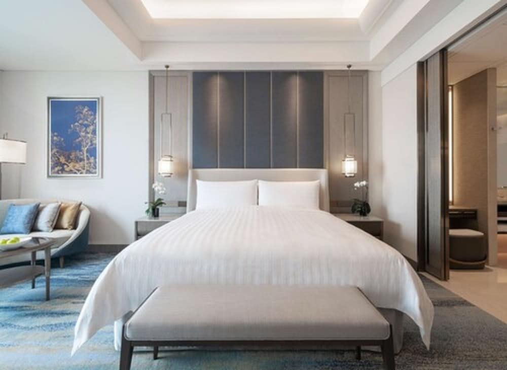 Deluxe King Room - Photo 1