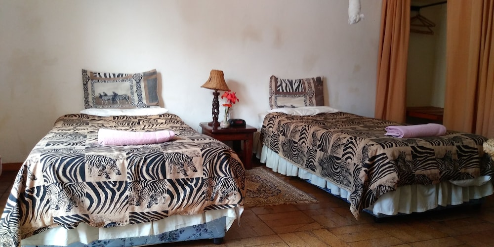 Main Lodge - Sadlebilled Stork Suite