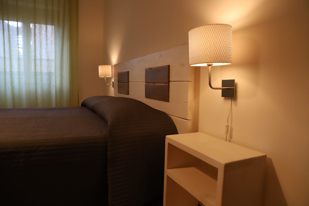 Family Room, 2 Bedrooms photo 2