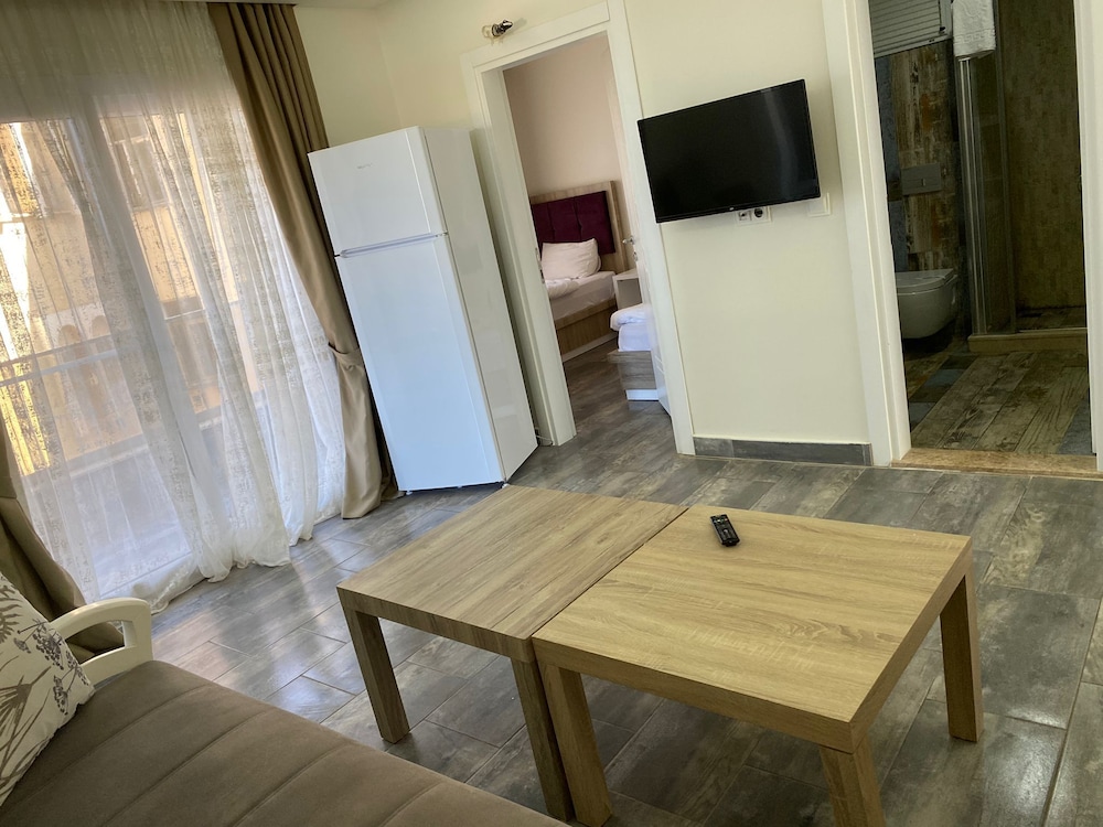 Family Studio Suite, Balcony, Beach View photo 3