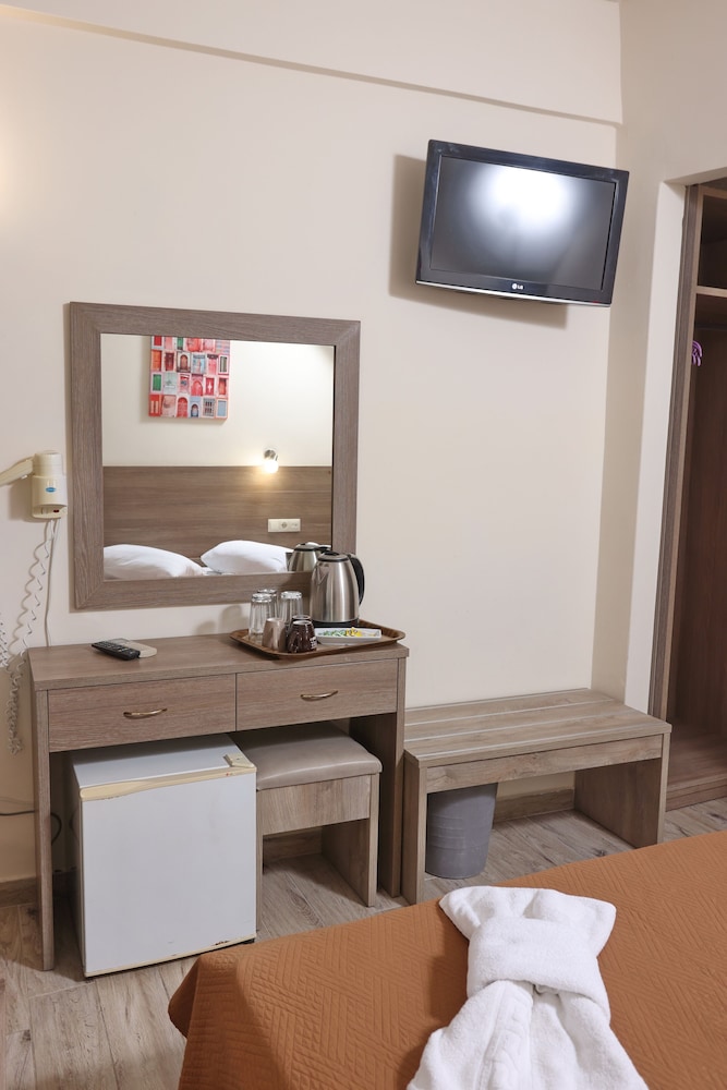 Triple Room, Partial Sea View photo 2