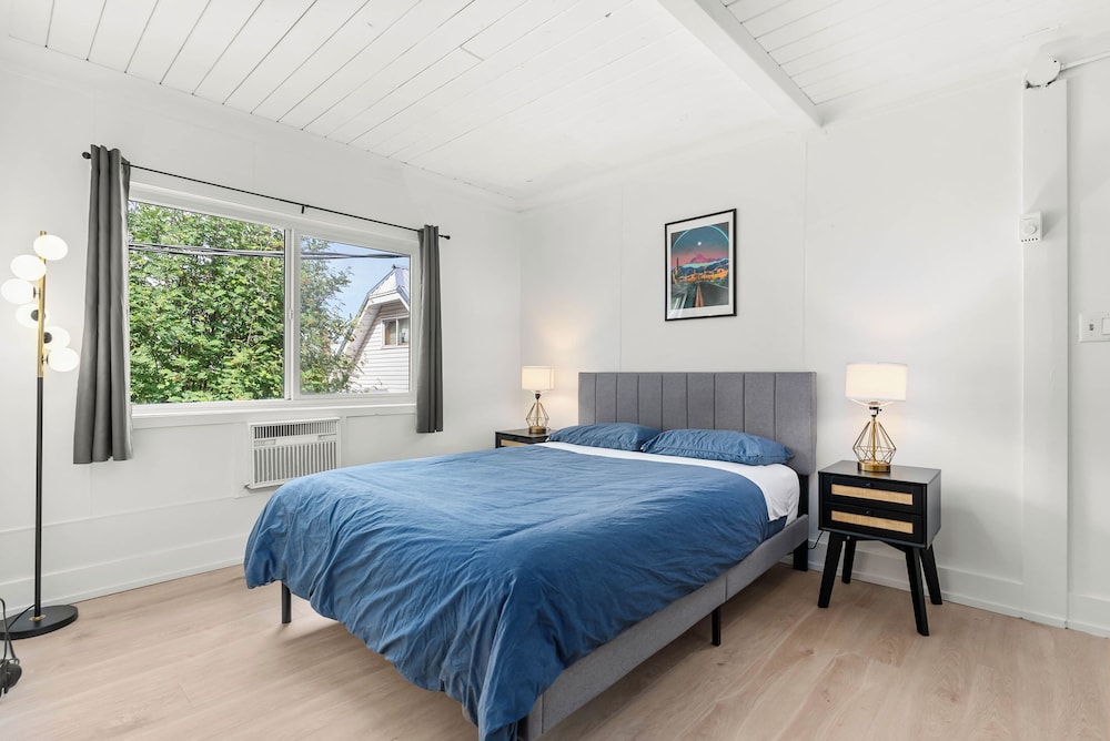 Standard Room, 2 Bedrooms (1 Queen and 1 Double Bed) photo 1