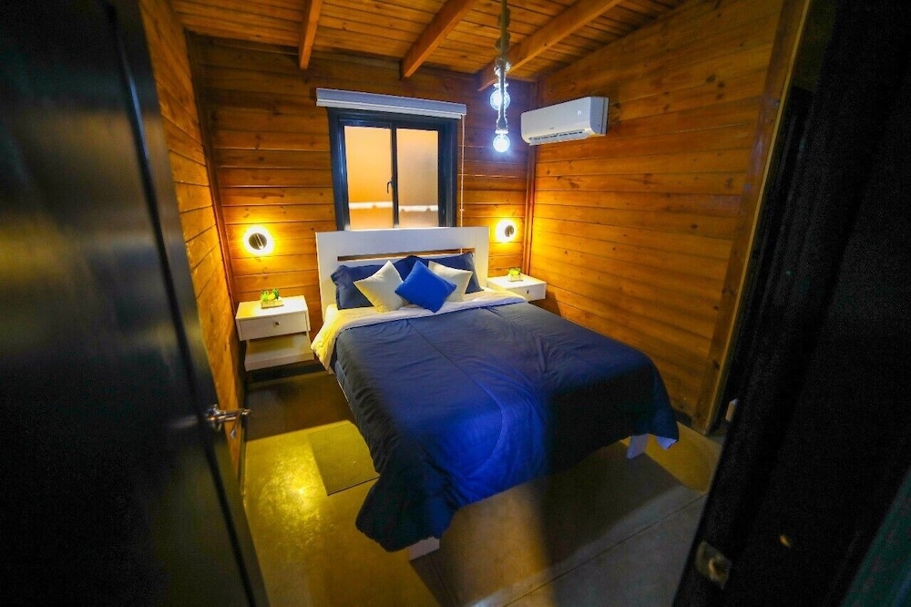 Basic Villa photo 3