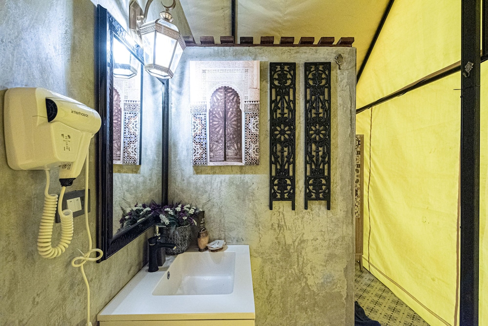 Tent Glamping With Bathtub photo 3