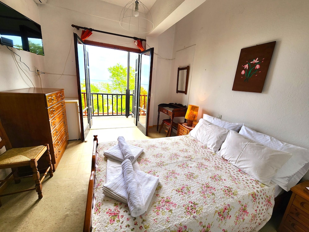 Basic Double Room