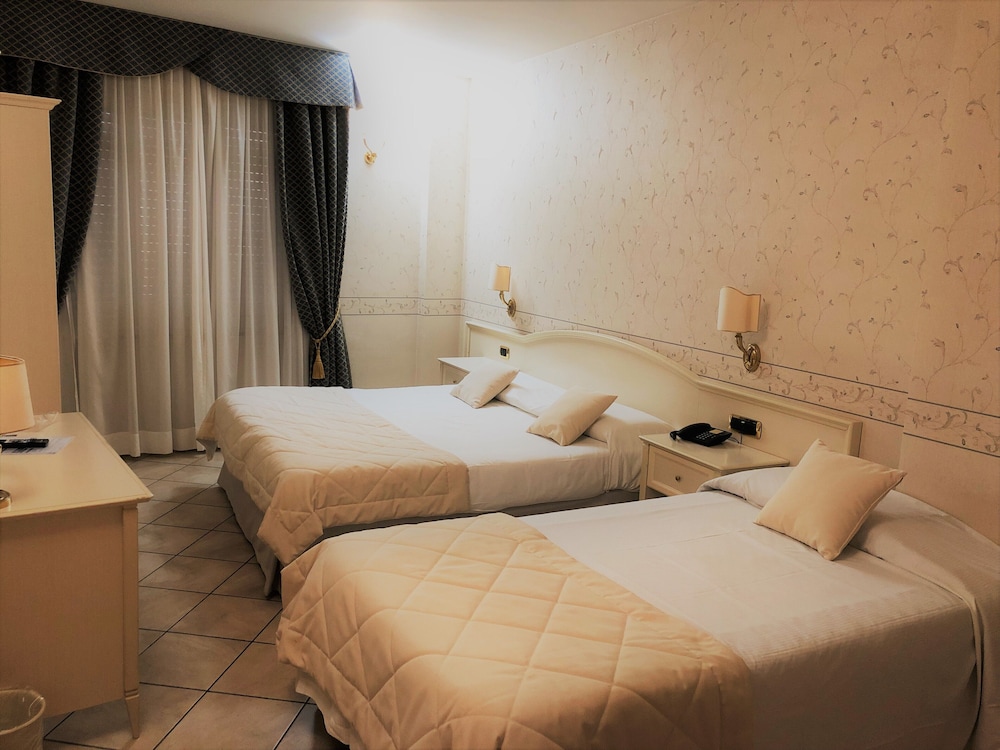 Triple Room - Photo 1