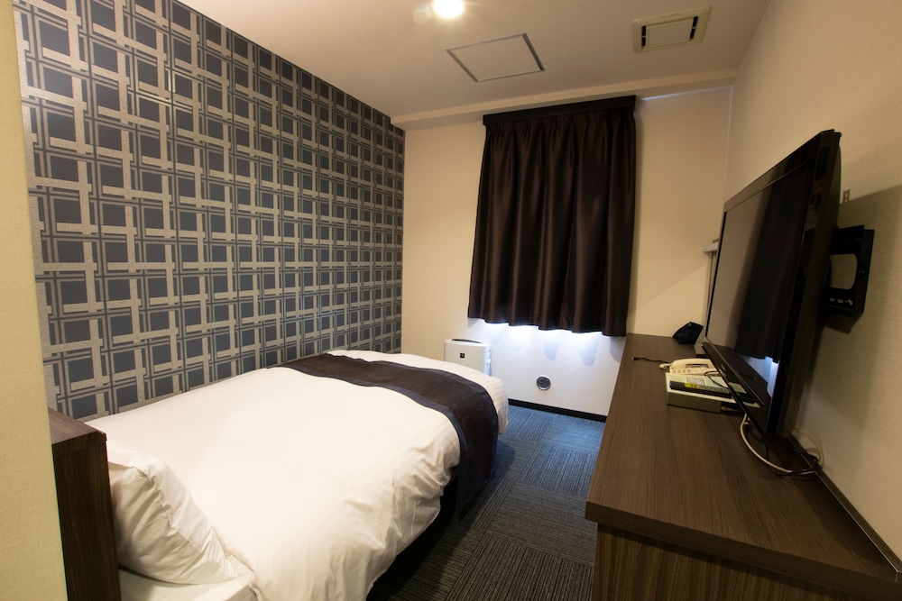 Economy Single Room, 1 Large Twin Bed, Non Smoking photo 3