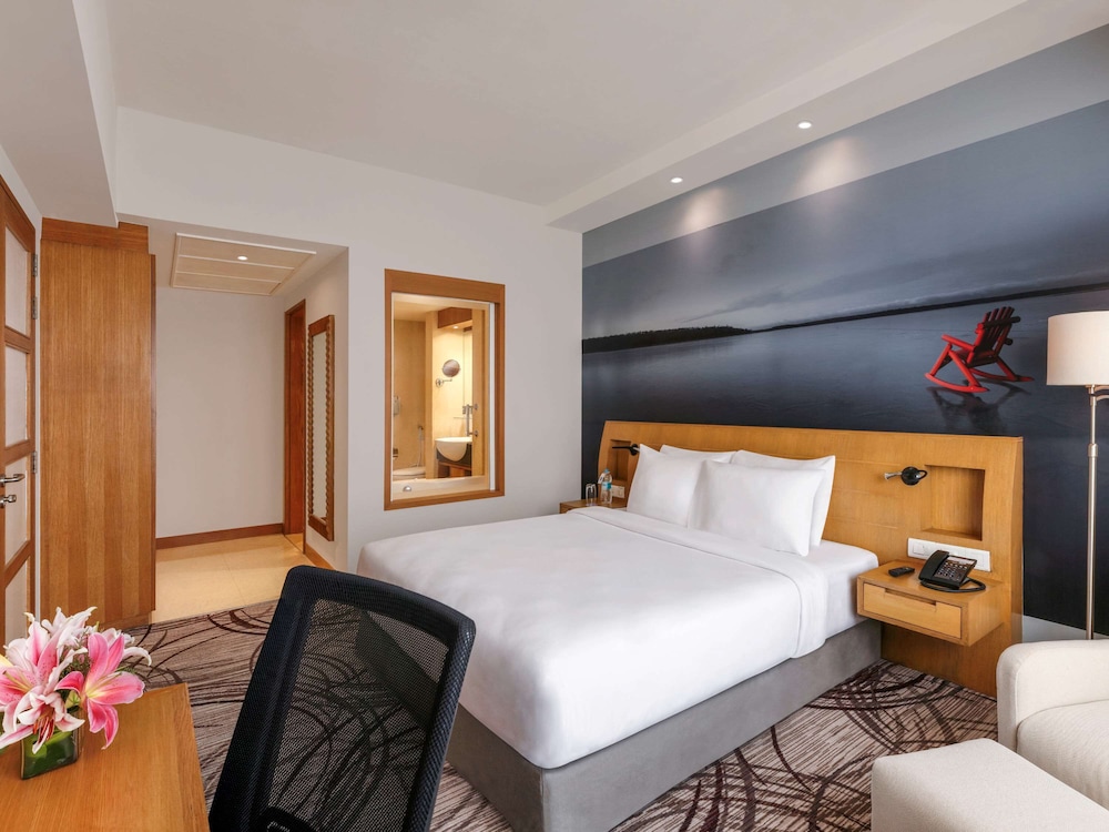 Standard Room, 1 Queen Bed - Photo 6